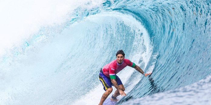 Gabriel Medina brilha em Teahupoo e chega às quartas de Gabriel Medina brilha em Teahupoo e chega às quartas de final no surfe