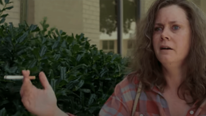 Atriz Amy Adams interpretou Beverly, mãe de Vance e viciada em heroína