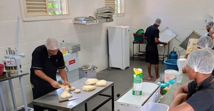 40 ADOLESCENTES INICIAM CURSOS DE PANIFICAÇÃO EM JUIZ DE FORA