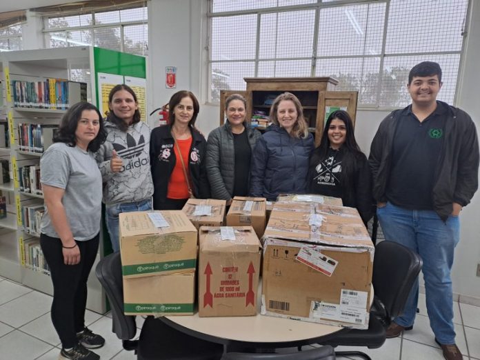 Biblioteca Roberval Cardoso realiza entrega de donativos arrecadados com a multa solidária