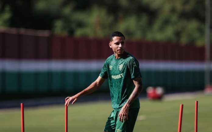 Fluminense encaminha venda de Alexsander para clube da Arábia Saudita Fluminense encaminha venda de Alexsander para clube da Arábia Saudita | Fluminense