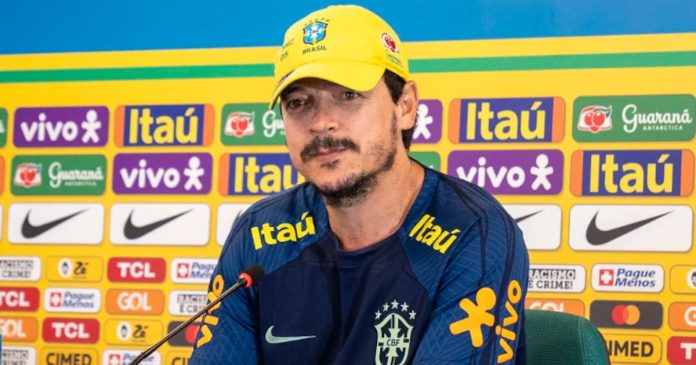 Cruzeiro fez sua aposta mais arriscada. Fernando Diniz. Fez o pior trabalho da história na Seleção. E deixou o Flu na lanterna do Brasileiro