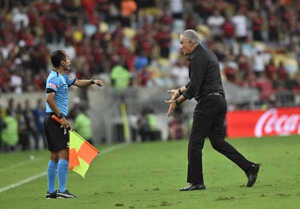 Tite passa jogo pilhado em derrota para o Peñarol e Tite passa jogo pilhado em derrota para o Peñarol e vive momento de pressão no Flamengo; veja reações | flamengo