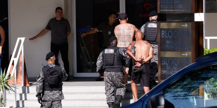 Grupo de torcedores do Penãrol terá audiência de custódia nesta Grupo de torcedores do Penãrol terá audiência de custódia nesta sexta