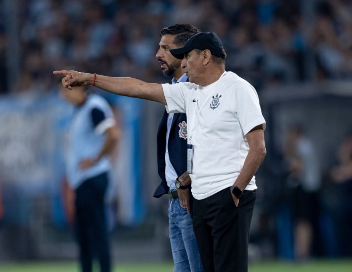 Corinthians enfrenta o Vitória buscando colocar-se de vez na briga