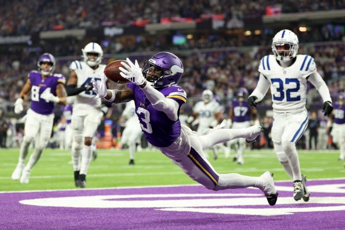NFL: Minnesota Vikings deslancha no segundo tempo e vence o Indianapolis Colts por 21 a 13 | nfl