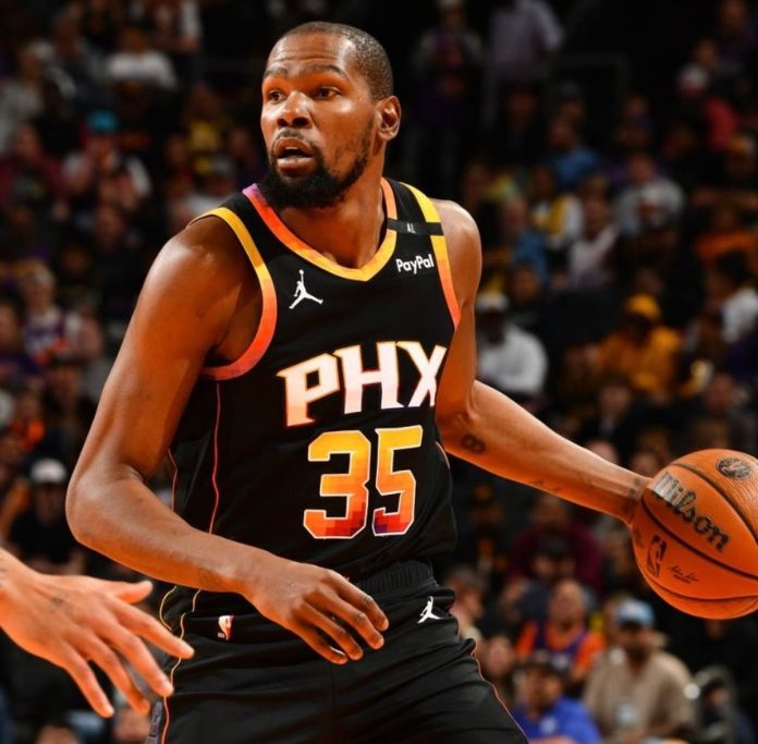 No duelo LeBron e Durant, Phoenix Suns vence Los Angeles No duelo LeBron e Durant, Phoenix Suns vence Los Angeles Lakers na Copa da NBA