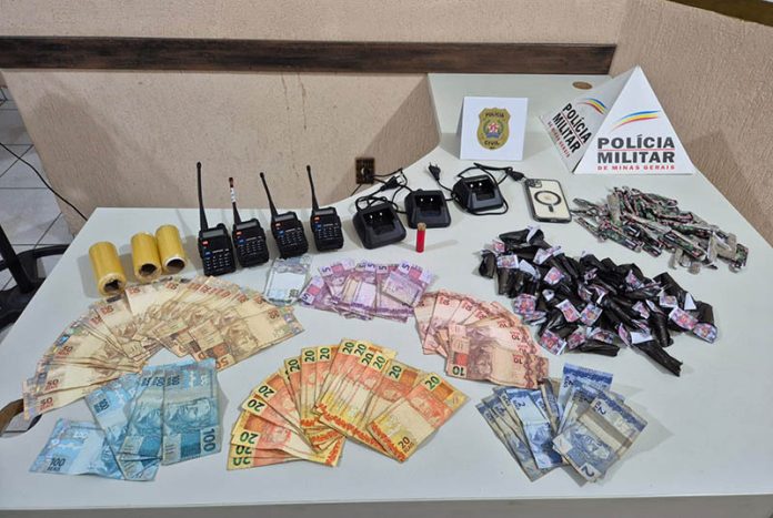 PCMG prende suspeito de homicÃ­dio e apreende drogas em Pirapetinga
