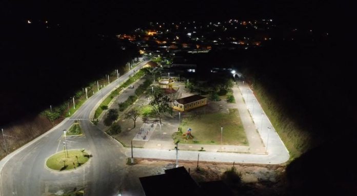 Santana de Cataguases ganha iluminação eficiente e sustentável Santana de Cataguases ganha iluminação eficiente e sustentável
