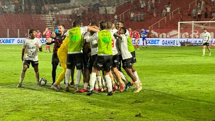 seta para fechar a publicidade