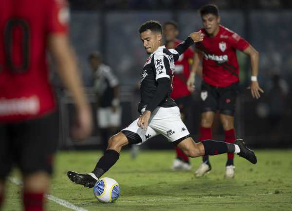 Atuações do Vasco: Alex Teixeira comanda reação, e Coutinho e Atuações do Vasco: Alex Teixeira comanda reação, e Coutinho e Leandrinho são os piores; dê as suas notas | vasco