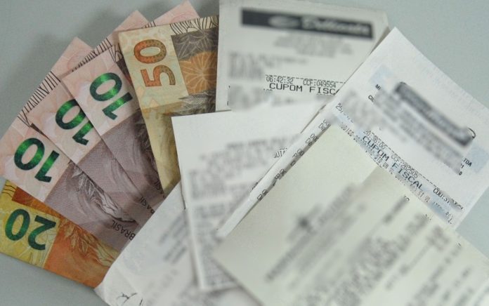 Nota Fiscal Premiada vai sortear R$ 400 mil em prêmios em comemoração ao Natal em Juiz de Fora; saiba como participar