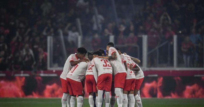 Red Bull Bragantino quebra sequência ruim e respira no Brasileirão Red Bull Bragantino quebra sequência ruim e respira no Brasileirão