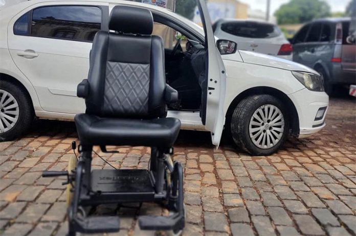TÃ¡xi para pessoas com deficiÃªncia Ã© realidade em Cataguases