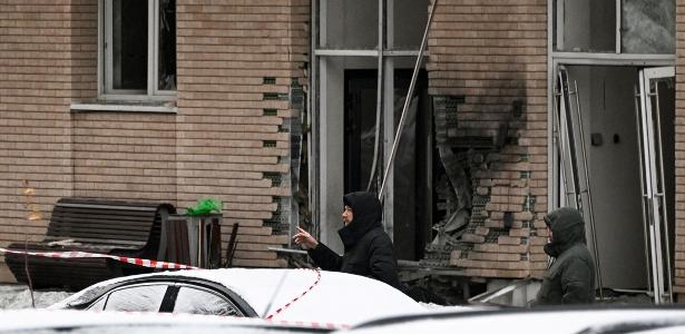 patinete-com-explosivo-foi-colocado-na-frente-de-predio-em-moscou-1734432878522_v2_615x300.jpg Patinete com explosivo foi colocado na frente de prédio em Moscou