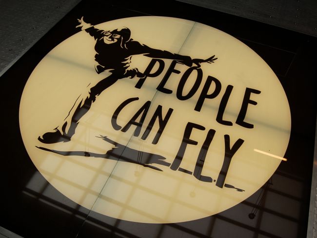 peoplecanfly_978594_650x.jpg People Can Fly demite mais de 120 pessoas