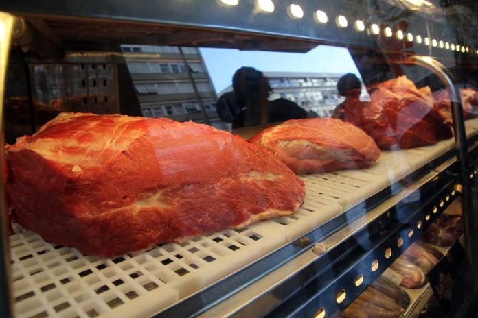 Dieta carnívora realmente faz bem para a saúde? Entenda os riscos 