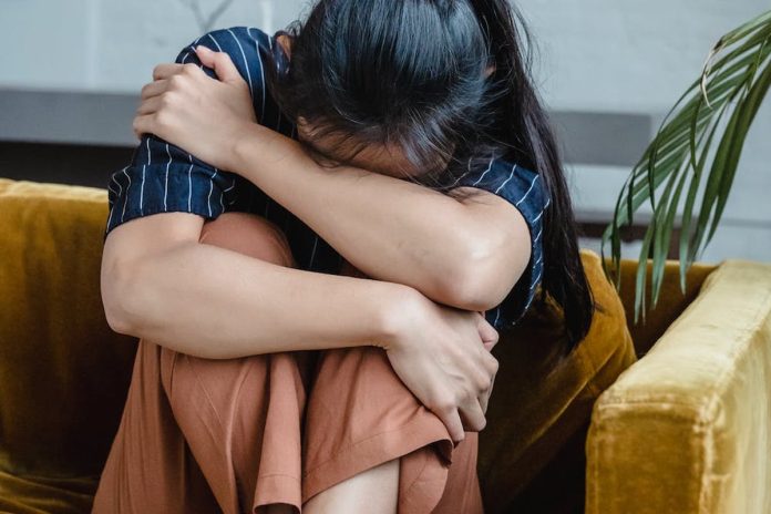 Mãe e filho são condenados por agressão doméstica contra mulher