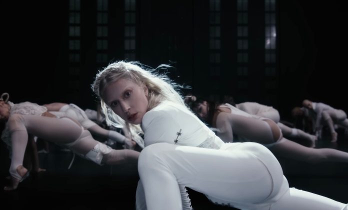 lady-gaga-abracadabra.jpg Show de Lady Gaga no Brasil é confirmado, com transmissão ao vivo