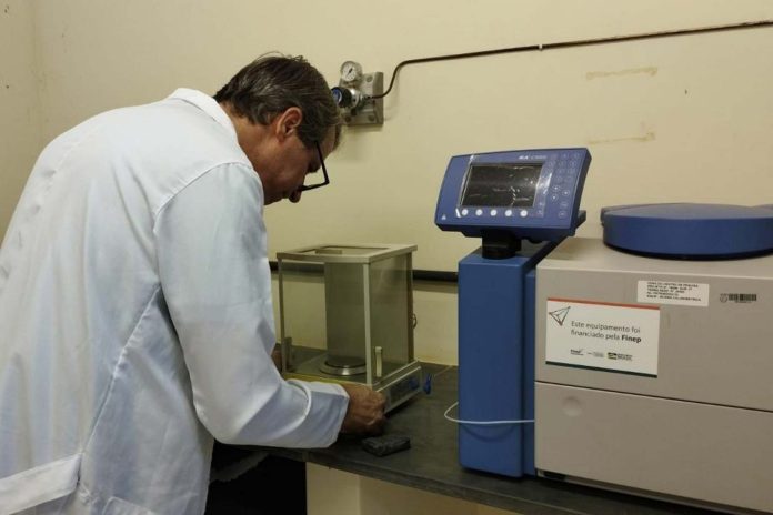 Projeto da UFMG busca alternativas sustentáveis para descarte de cigarros ufmg