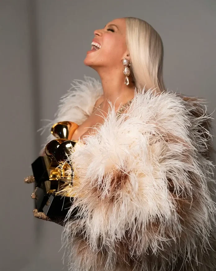 Beyoncé fica sem indicações em premiação country, e CEO tenta amenizar com convite para evento