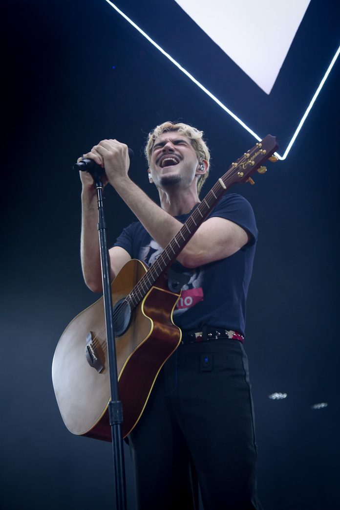 jao-show-2025.jpg Jão corta música em show pré-Lollapalooza: "não lembro como canta"
