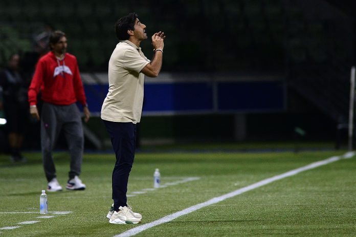 Abel vê Palmeiras no caminho certo, critica gol anulado e Abel vê Palmeiras no caminho certo, critica gol anulado e elogia desculpas de Ríos: "Coração top" | palmeiras