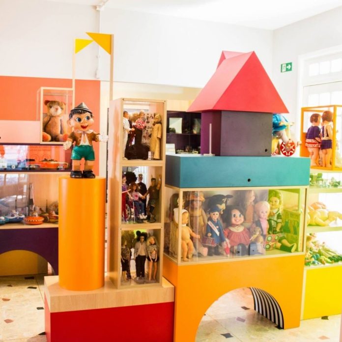 Brinquedos expostos no Museu dos Brinquedos, em BH
