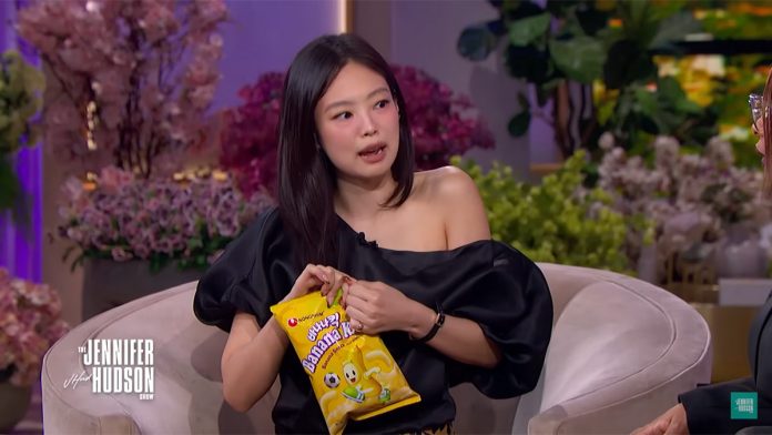Vendas de salgadinho coreano crescem nos EUA após Jennie mencioná-lo na TV