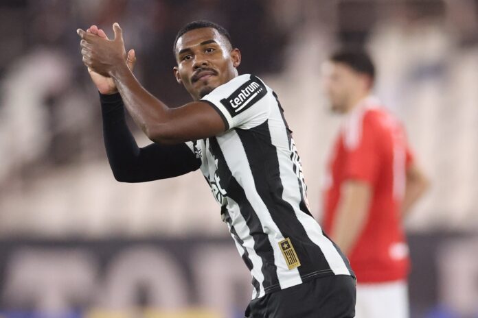 Botafogo recusa propostas do Brighton por Cuiabano | botafogo