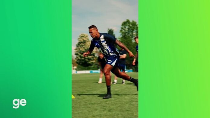 Marcelinho Paraíba participa de treino do Hertha Berlin e marca golaço de falta; veja o vídeo | futebol