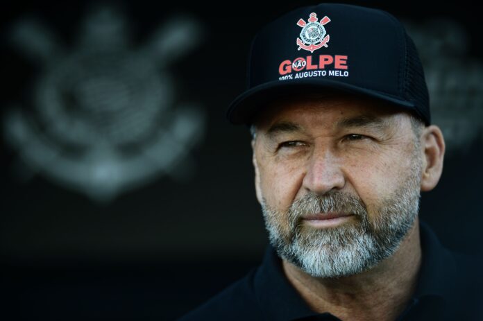Aliada de Augusto diz ter comando de Conselho no Corinthians e que impeachment está anulado | corinthians