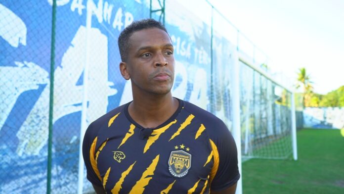 Jô, ex-Corinthians, é preso por não pagar pensão alimentícia