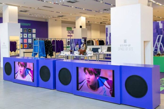 Pagaria? Loja oficial do BTS em SP tem xícaras de R$ 599 e bolsa de R$ 1699