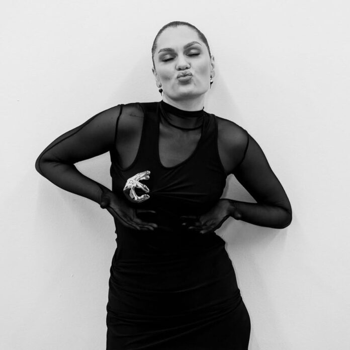 jessie-j-ultimo-show-antes-vencer-cancer-discurso-video-2.jpg