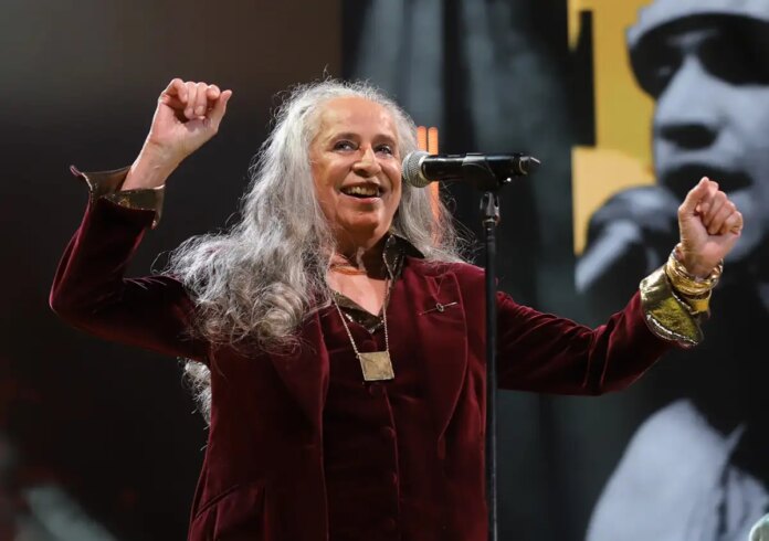 Maria Bethânia marca miniturnê de 60 anos de carreira: veja datas, locais e preços