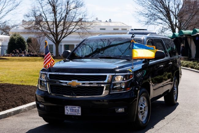 ukrainianofficialsvisit_4570983_650x.jpg Autoridades ucranianas visitam Washington em meio a escalada no front