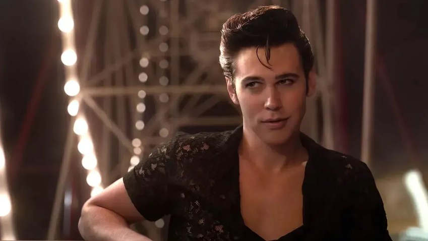 Austin Butler em "Elvis" • Reprodução/Warner Bros