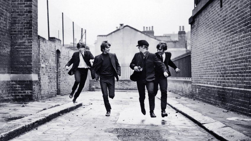 Paul, Ringo, John e George em cena de "Os Reis do Iê Iê Iê" • Reprodução