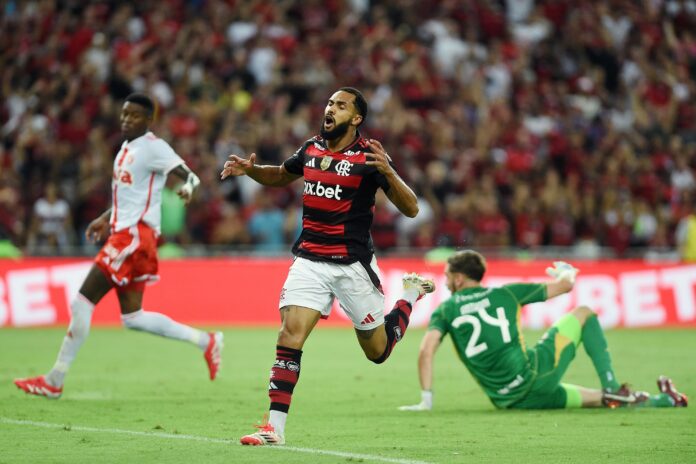 Juninho recebe duas propostas da Arábia Saudita, e Flamengo avalia empréstimo | flamengo