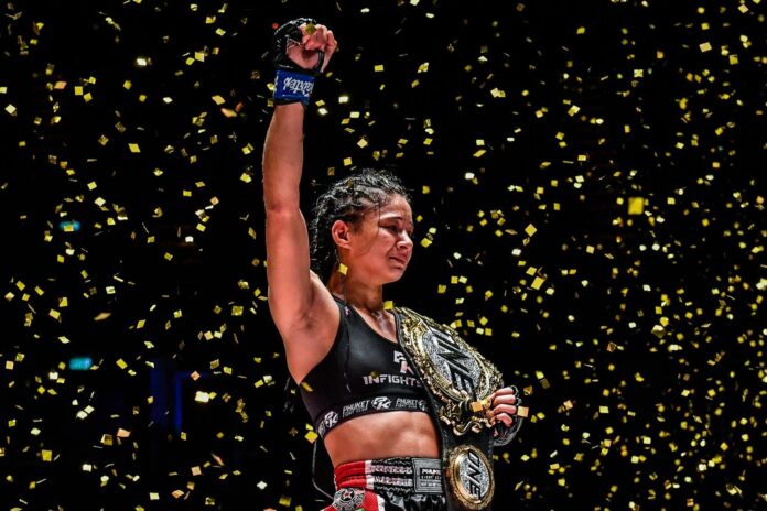 ONE: Allycia Rodrigues nocauteia e mantém o cinturão peso-átomo no ONE: Allycia Rodrigues nocauteia e mantém o cinturão peso-átomo no muay thai | combate