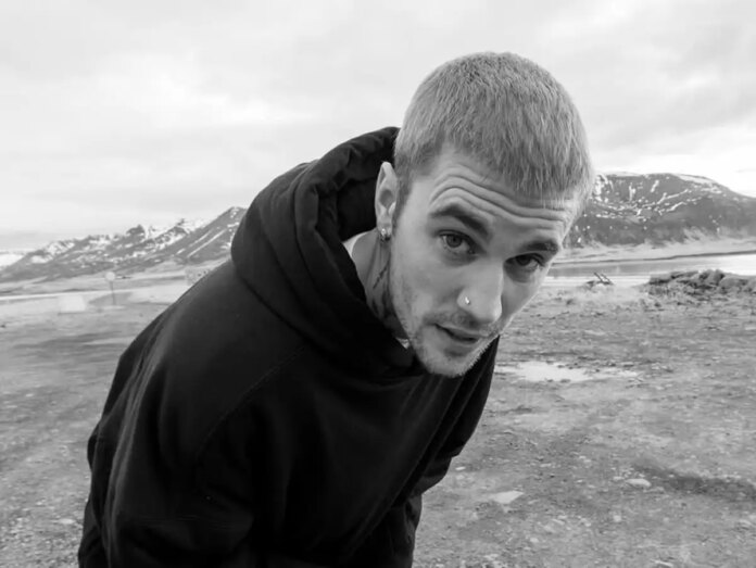 Justin Bieber: "DAISIES" é nº1 em três países mesmo sem ser single oficial