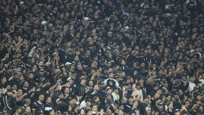 Corinthians vê força de Itaquera ruir no Brasileiro, mas Dorival Corinthians vê força de Itaquera ruir no Brasileiro, mas Dorival é otimista