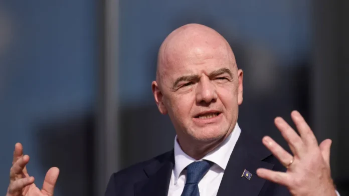 Presidente da Fifa diz que estrangeiros 'serão bem-vindos' nos EUA na Copa