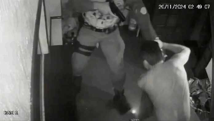 Casal namora na beira de penhasco, carro balança, despenca e ambos morrem