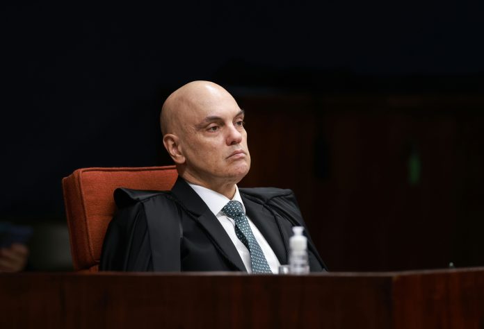 Jovem desaparecida é encontrada morta caída na rua e sem sinal de violência