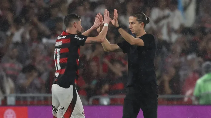 Filipe Luís elogia Flamengo após vaga na fibal: 'Este time sabe jogar Libertadores'