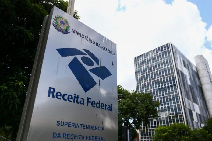 Técnico será indenizado após cair na malha fina por erro receita federal marcelo camargo agencia brasil