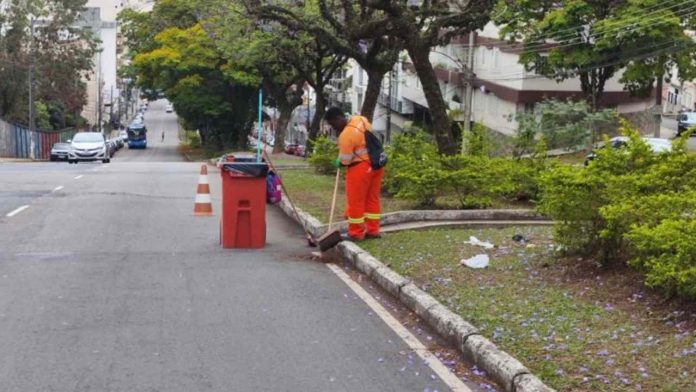 Limpeza urbana realiza mais de 80 quilômetros de varrição e limpeza urbana em juiz de fora