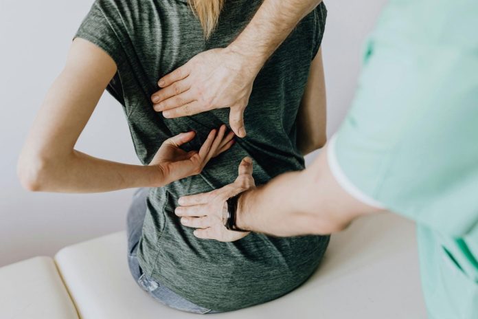 Lombalgia: veja 7 orientações médicas para aliviar e prevenir dores nas costas